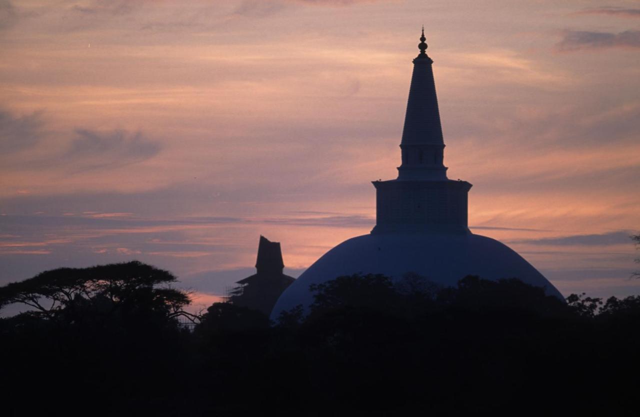 Hotel Freedom Palace Anuradhapura Exterior foto